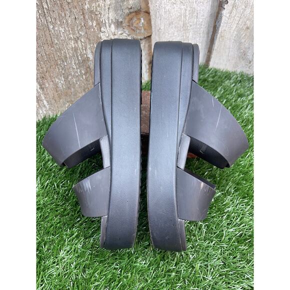 CROCS Brooklyn Buckle Black Platform Sandals Women's 8 - Picture 4 of 7